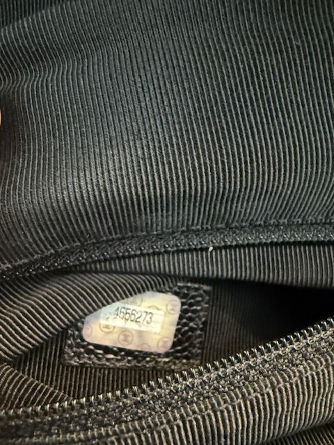 Vintage Black Caviar Triple CC Crossbody Handbag - Image 11
