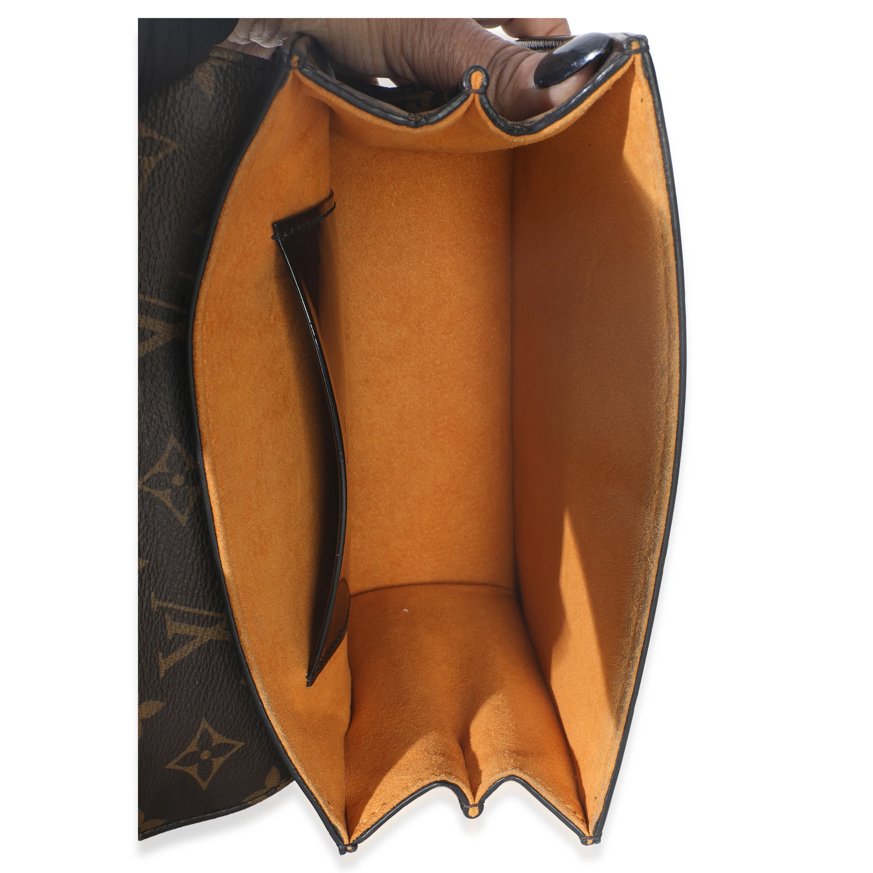 Black Monogram Vernis Epi Wynwood - Image 9